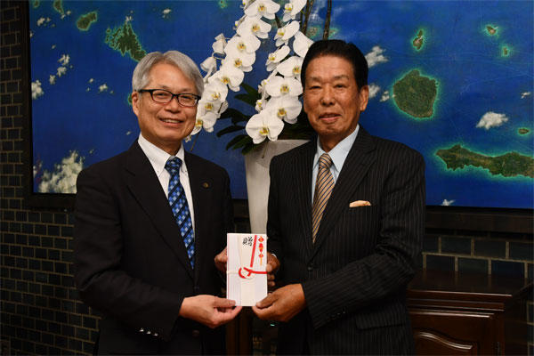 鹿児島大学OB&OGゴルフ大会実行委員会より寄附をいただきました