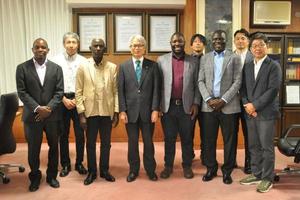 【国際】ウガンダ国立農業研究機構事務局長一行が学長を表敬訪問