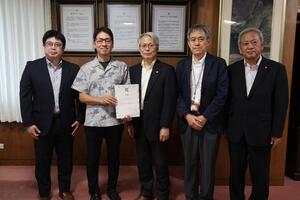 学長特別顧問（AI・DX戦略事業担当）の委嘱状交付を行いました
